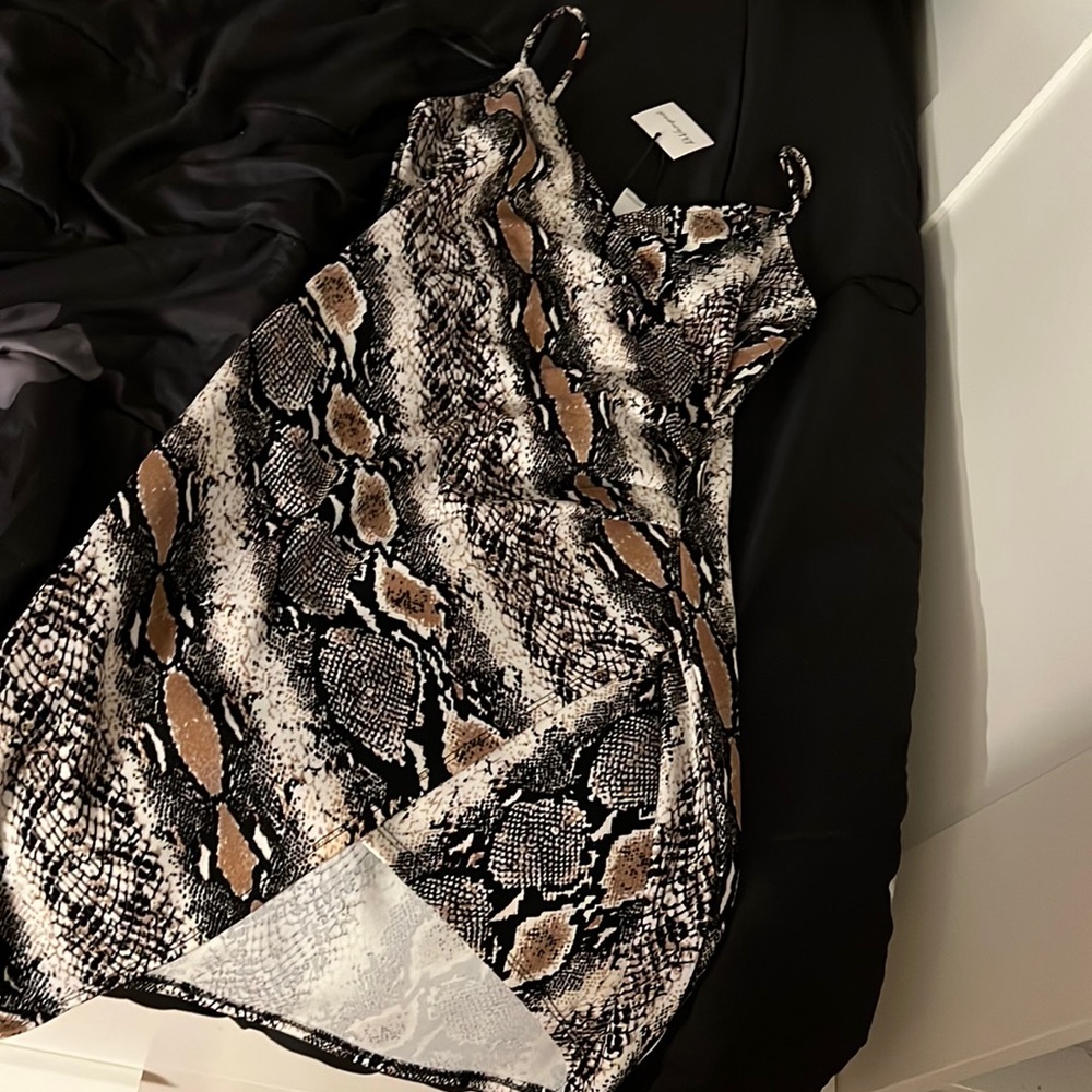 ✨ NWT✨ - Picture 1 of 2